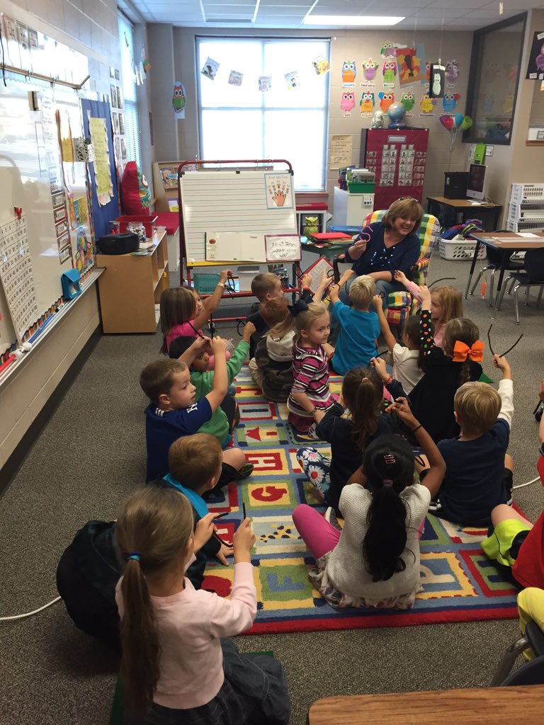 mrswkinders's tweet photo. Kinder Quest Lesson with "flexibility sticks." #parksidekinder #parksidequest #LISDQUEST https://t.co/VXF8eqDrcw