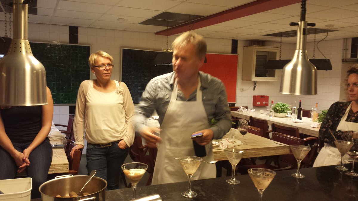 houdtvanchris's tweet photo. Superpromoter Academy met @rijn 'Dichter waar ben je?' #poetry #spa10 #enthusiasm #inspiration #cooking #connecting https://t.co/TUcoEr80qK