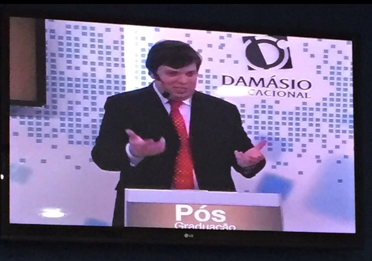 jaymzzz15's tweet photo. Melhor curso de pós graduação do Brasil! #PosProcessoCivilDamasio @gilbertobruschi https://t.co/XnEHhTXoFq