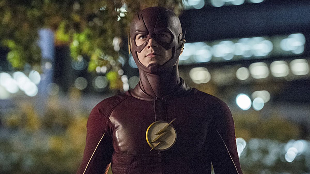 MTVNEWS's tweet photo. 'The Flash’ gives us #Firestorm, man-sharks, and Earth-2’s Harrison Wells https://t.co/1feSDWUFT5 https://t.co/NOQ3mISiol