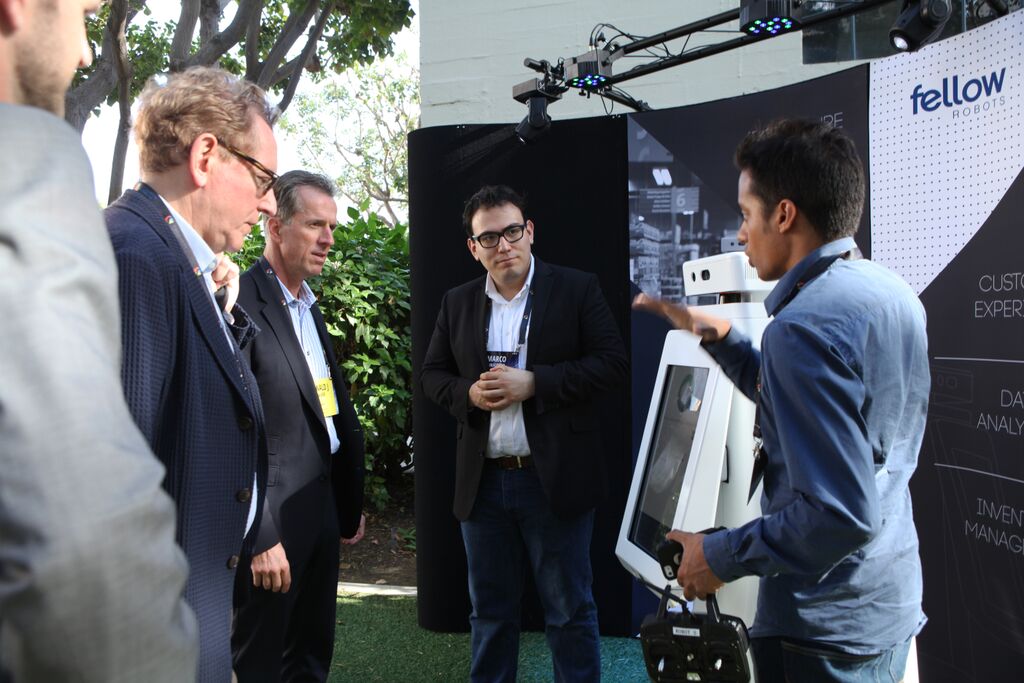 Fellow_AI's tweet photo. Last weeekend's #OSHbot @20thcenturyfox Los Angeles #XLeaders #SingularityUniversity https://t.co/dveaFmpMoL