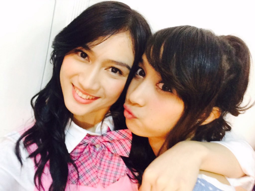 Pagi menjelang siang! Foto sama Anaya nih hehehe :D Gimana2 ntar #JKT48HalloweenHSF mau pada pakai kostum apa?