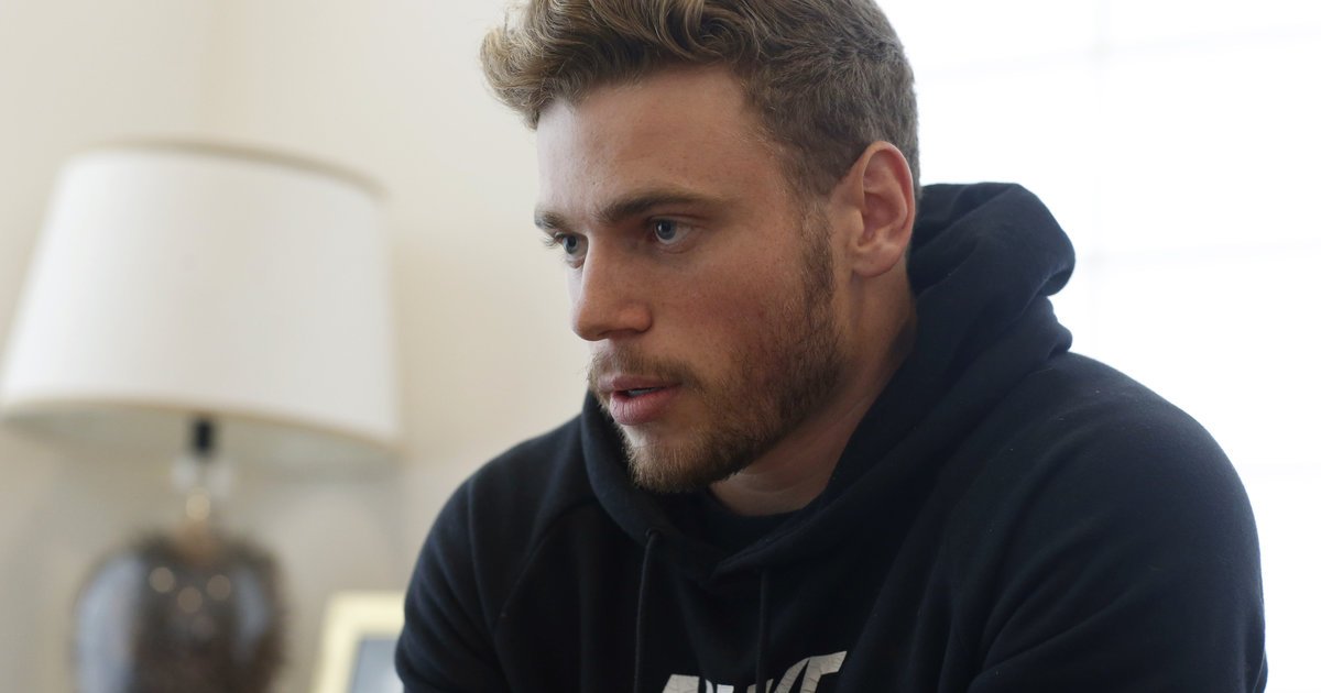 HuffPost's tweet photo. Gus Kenworthy responded to this idiotic gay relationship question perfectly https://t.co/grt14rGkqV https://t.co/hRFOUkG8ik