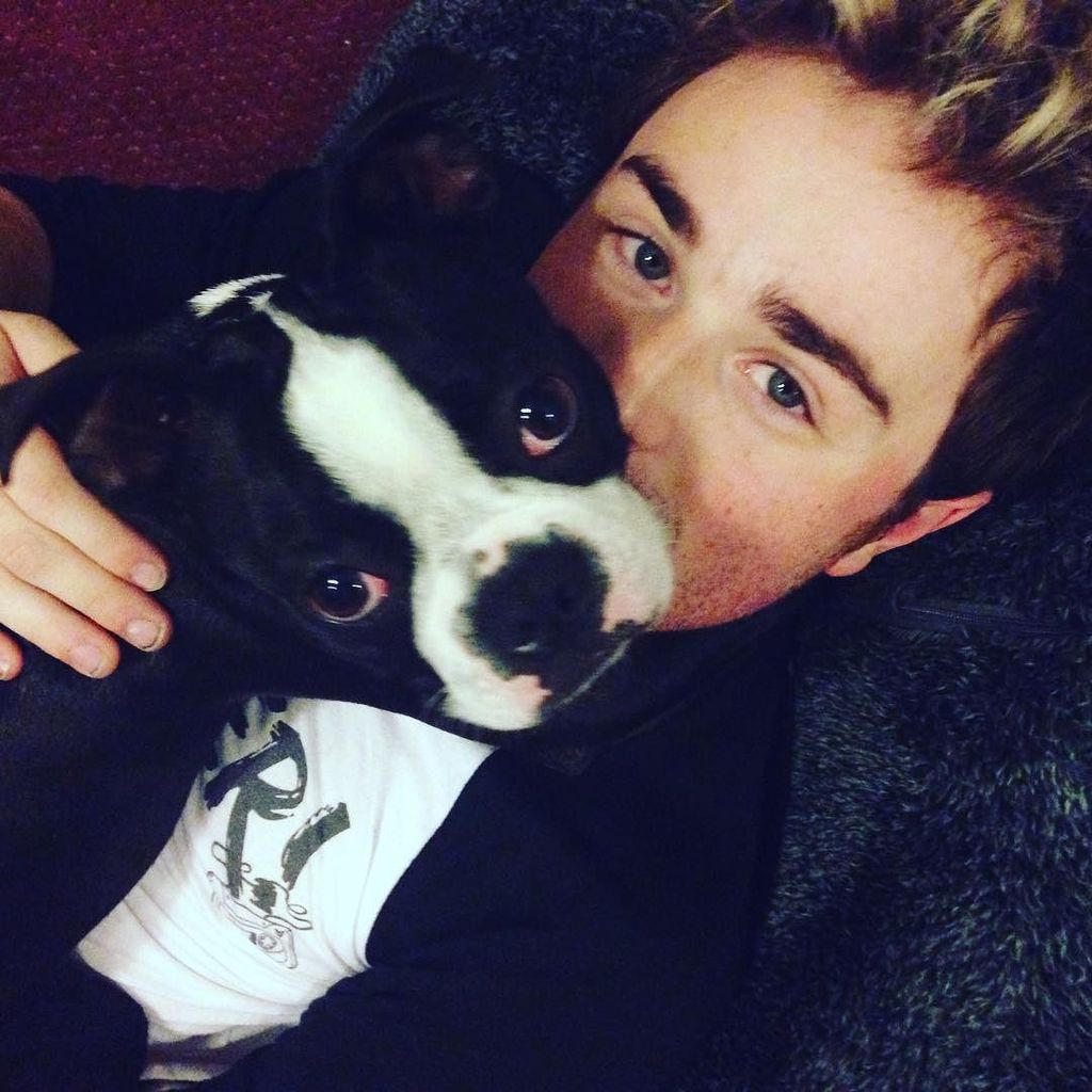 Almost_July's tweet image. You guys are the BEST! Thank you for the bday wishes and for being my #friends4life #almostsquad #alwaysgrateful 💛