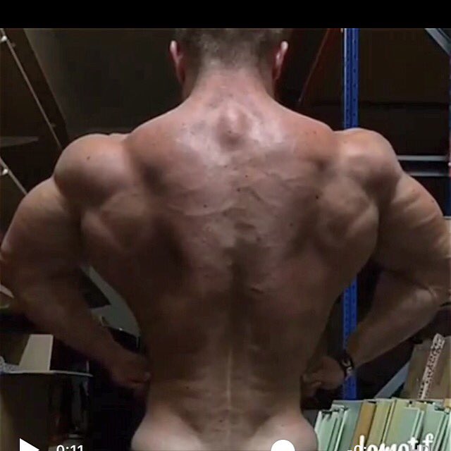HagiBSN's tweet photo. Pushing for that extra slab on this Back of mine #2016GoingHard #TMH #offseason https://t.co/Ja4vj6P4bb