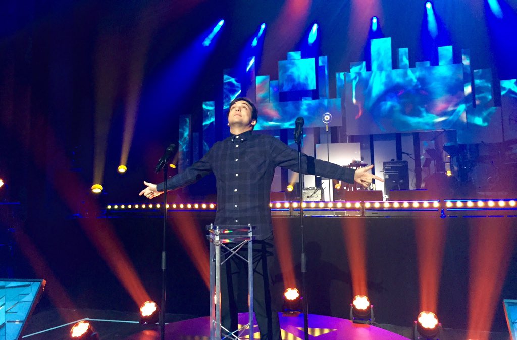 MusiquePlus's tweet photo. Ce soir, Gab Joncas prend le CTRL du Twitter #ADISQ #spottedADISQ #ctrlmp ! https://t.co/FlCkwmt7dd