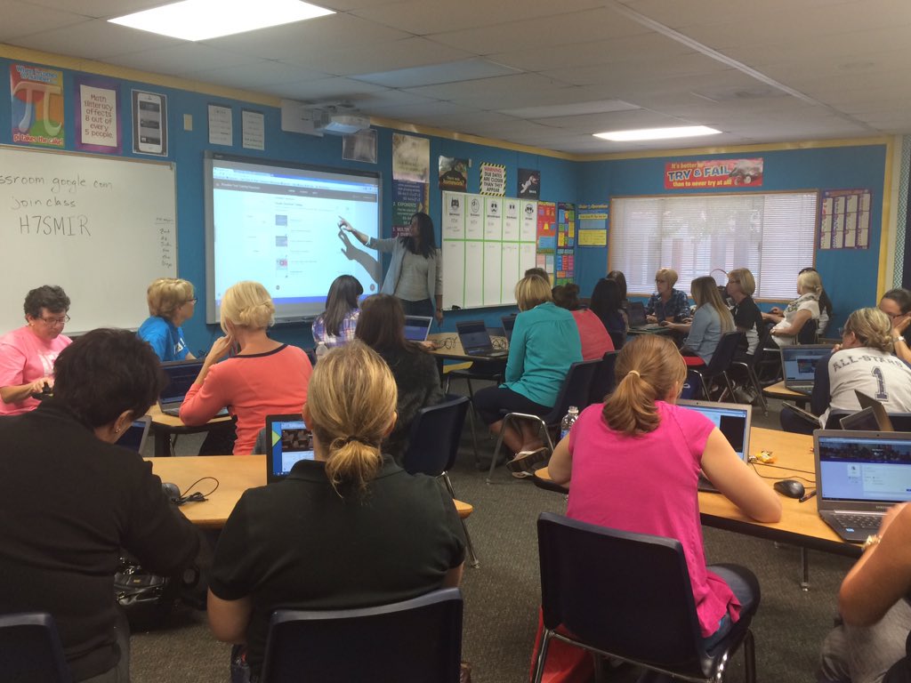 Jen_Pafford's tweet photo. #GoogleClassroom training #RUESD *teachers never stop learning* @FrancesTucker20 @mrsbaziukmath @SlemonLemon https://t.co/soXkJZct7X