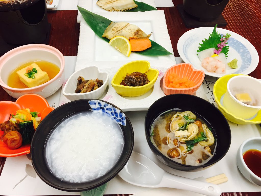 Haruka_NKGW10's tweet photo. Aku lagi sarapan🍚🍙🍲🍳🍖heheh
朝ごはんー( ´ ▽ ` )ﾉ https://t.co/e1Hj3eqVcH