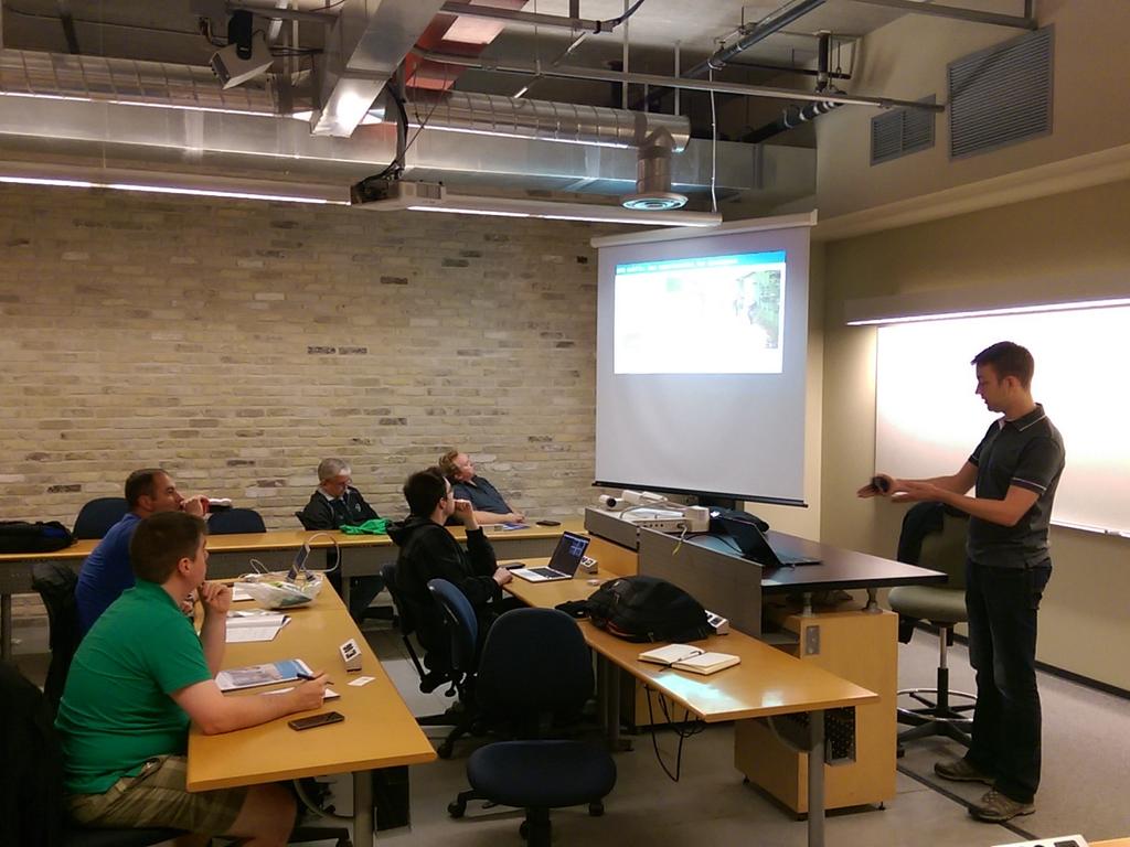 WinnipegAndroid's tweet photo. Winnipeg Android is in full swing with Sean O'Brien. @SamsungCanada #Enterprise #B2B #mobile #development. https://t.co/j57rAEftiC