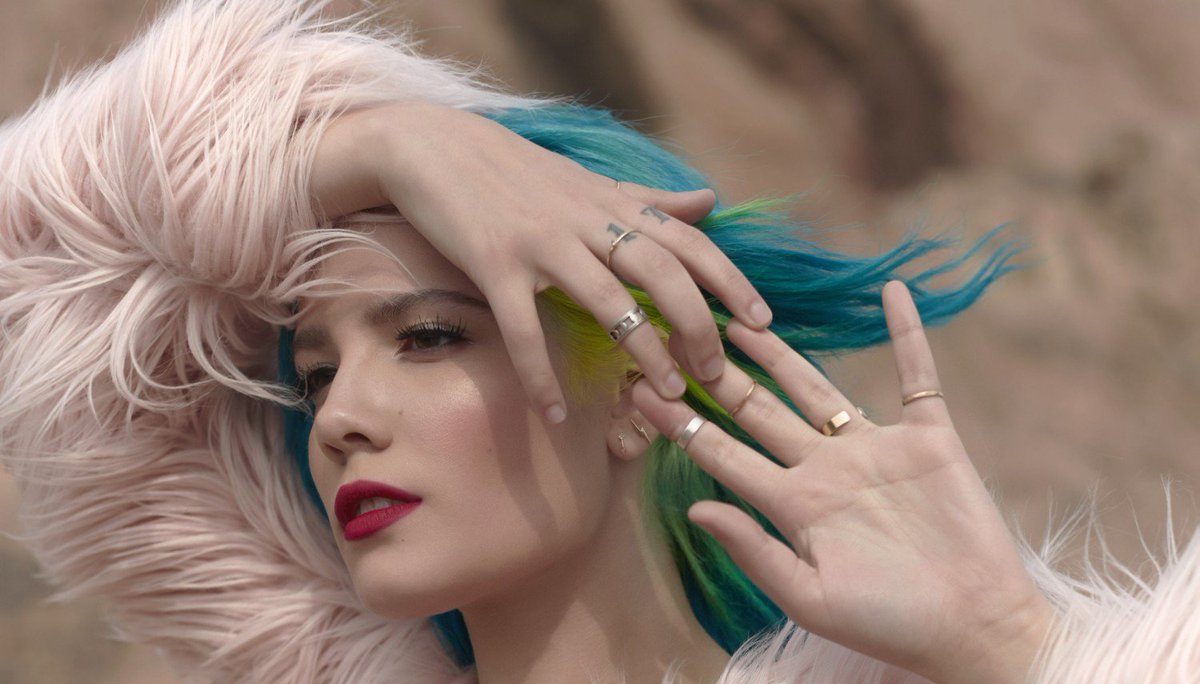 winninvideos's tweet photo. Obsessed with #BADLANDS? Click the link &amp; vote for your favorite tracks! #iHeartHalsey https://t.co/sdaVail0R0 https://t.co/pyleWMZcbl