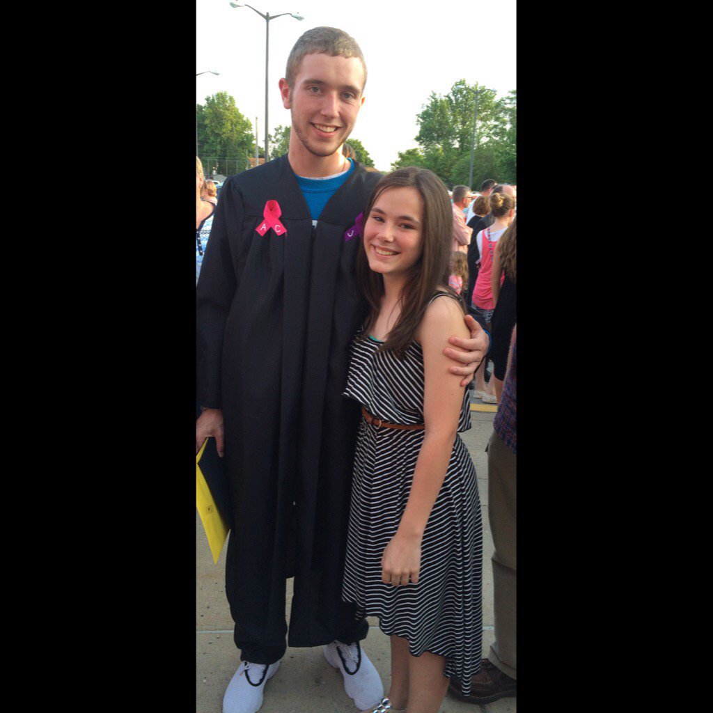 nicole_skyla's tweet photo. I miss you more than you'll ever know #ripcmo I love you bubby, I'll forever remember you๐ @C_Orebaugh https://t.co/2Fdu9dczf4