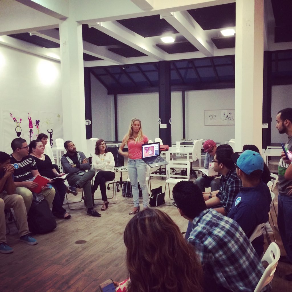 piloto151's tweet photo. Behance Porfolio Review is on! #pilotolabs #PilotoRocks #lab787 https://t.co/RPQvYDMHcN