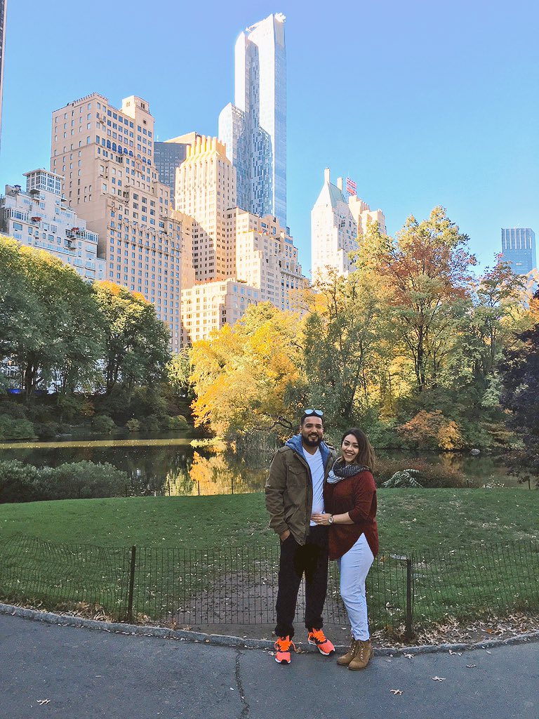 a_wow23's tweet photo. Central Park in New York! Too beautiful for words 🍂🍁👫❤️☀️💛 https://t.co/WvvyU2Ehut