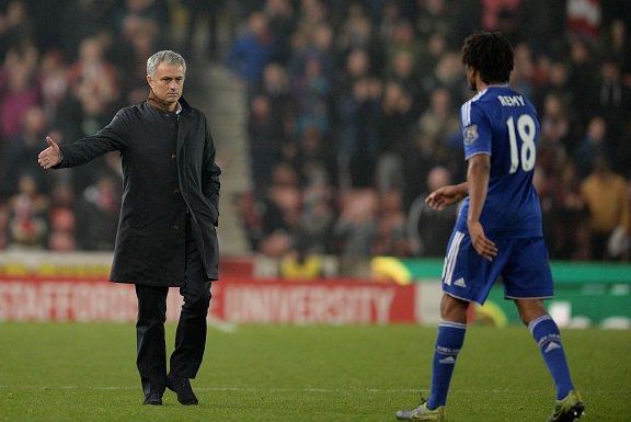 Chelsea y Arsenal eliminados de la Copa - CSXInMzUAAAbJse