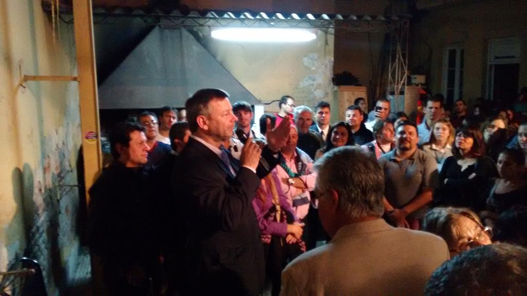 ProCbaCapital's tweet photo. #Ahora multitudinaria reunión de Junta Capital con @SoherElSukaria @laurmachado y @javierpretto #MacriPresidente https://t.co/5SEL2GD1Sd