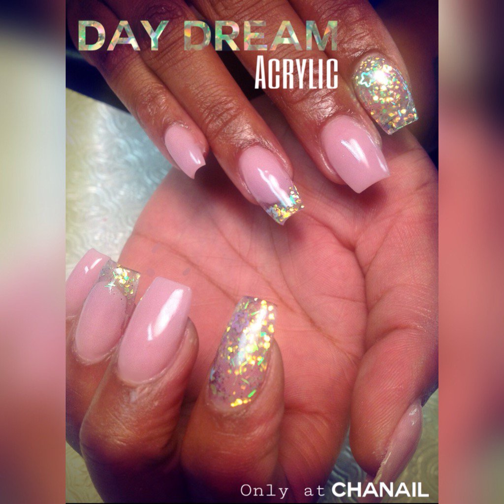 ChanailColumbus's tweet photo. Day dream acrylic 😍 https://t.co/6oj1Vqx8er