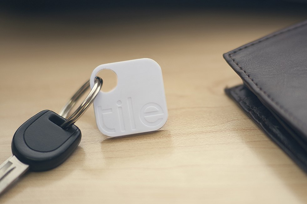 eve_vr6's tweet photo. @ValentinoV42 Hey #SQLMVP never lose your keys again, w/ Tile from @Tegile https://t.co/ElPkX4FSfi https://t.co/WVMUjpv9jZ