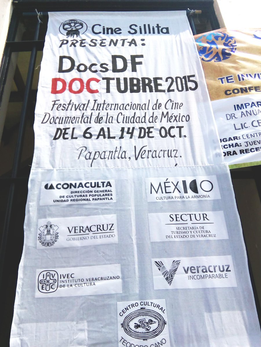 ucuvi_c_vivas's tweet photo. #CulturaParaLaArmonía
#CineSillita #Papantla #Veracruz presentó #10DocsDF #Doctubre2015 #SensacionalDocs! https://t.co/VAOZQo6ytb