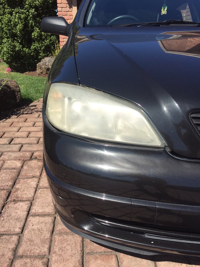 rjhashtag's tweet photo. @EricTheCarGuy DIY repair of my sisters UV damaged headlights #diy #cansee #clear https://t.co/8DuEsBB6CG