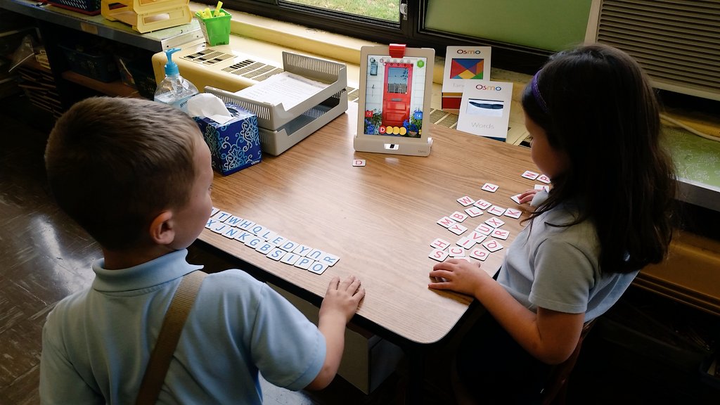 KrisSchnell's tweet photo. Osmo was introduced today! We had so much fun spelling and working on our shapes!@PlayOsmo #firstgradetomcats #OSMO https://t.co/HYSri3ThGK