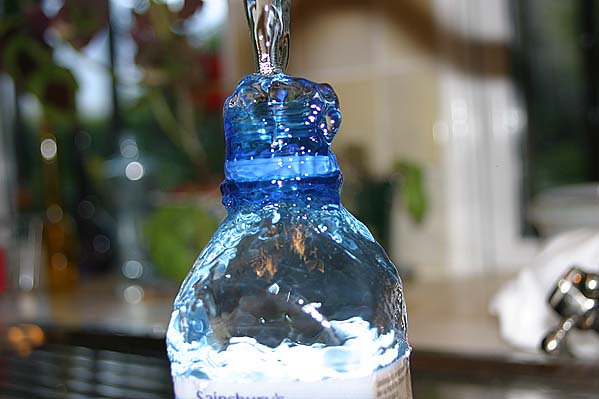 FlowtechPS's tweet photo. #didyouknow Refilling a half-liter bottle 1,740 times with tap water is the cost of 1 water bottle? #fact #savemoney https://t.co/L0WppTYUUX