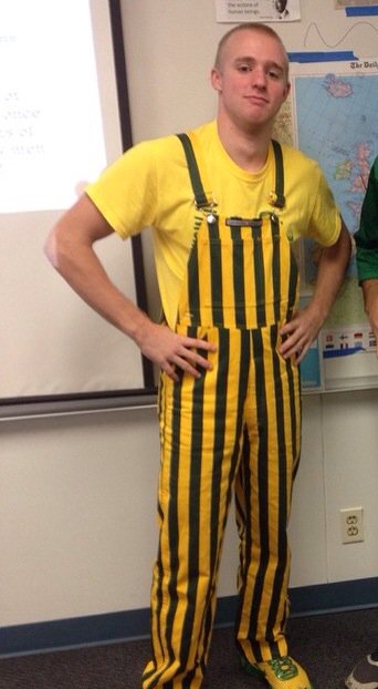 brojangle's tweet photo. Who wore it better? https://t.co/W4H6lrfDp6