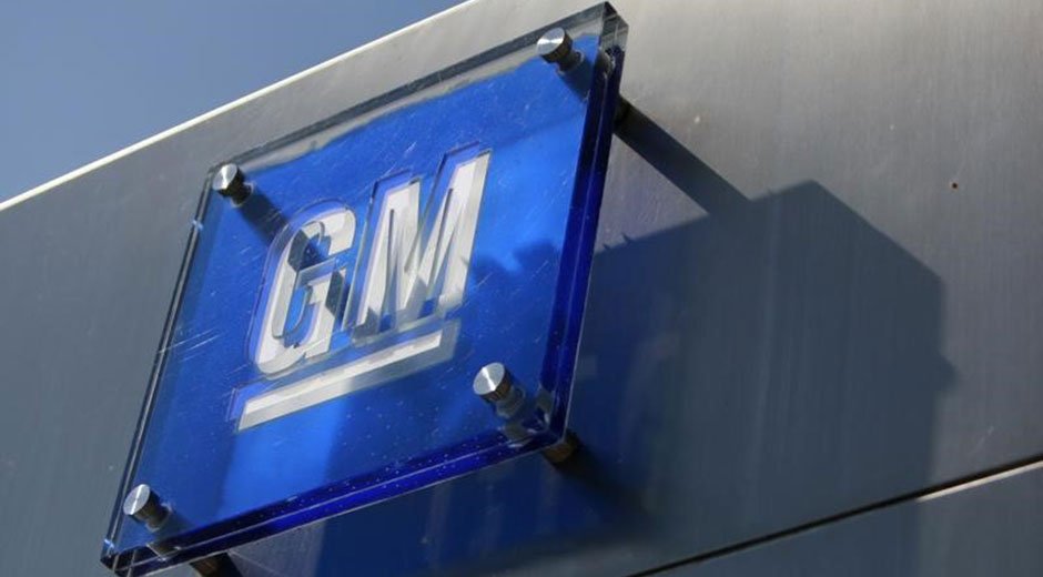 globovision's tweet photo. Trabajadores de GM denuncian retiro de camionetas https://t.co/qcfzvevMGJ https://t.co/vI6xOzP5uh