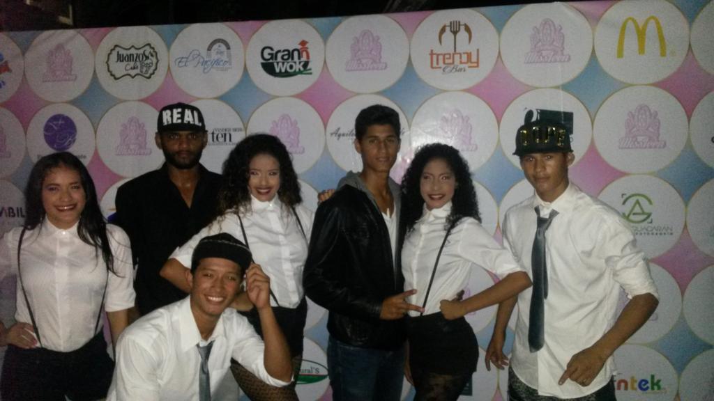 OscarMataMusic's tweet photo. Mi presentación en el Miss Teen Venezuela 2015 #OscarMataRomantico @superstereo981 @senal949fm @DiarioCaribazo https://t.co/bE5Uigf6ao