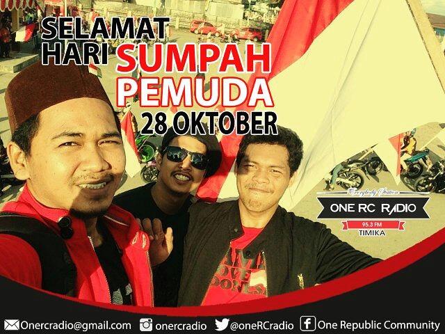 Bertumpah darah yg 1,tanah Indonesia
Berbangsa yg 1, bangsa Indonesia
Menjunjung bahasa persatuan, bahasa Indonesia