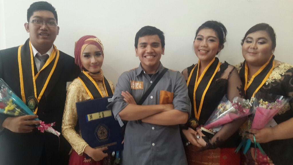 EcoVoice_Undip's tweet photo. Selamat sekali lagi, kak Gathi, kak Niken, kak Icha, kak Sherly,bimbing adik2nya ya dan semoga kita semua sukses:) https://t.co/Bzdj0UVt6S
