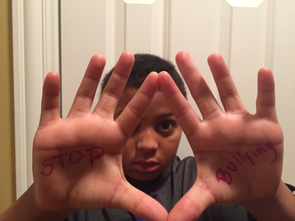 wmalone2008's tweet photo. Our family #WaveGoodbyeToBullying 
@GrangerIPSD204 https://t.co/W8ASSfdY32