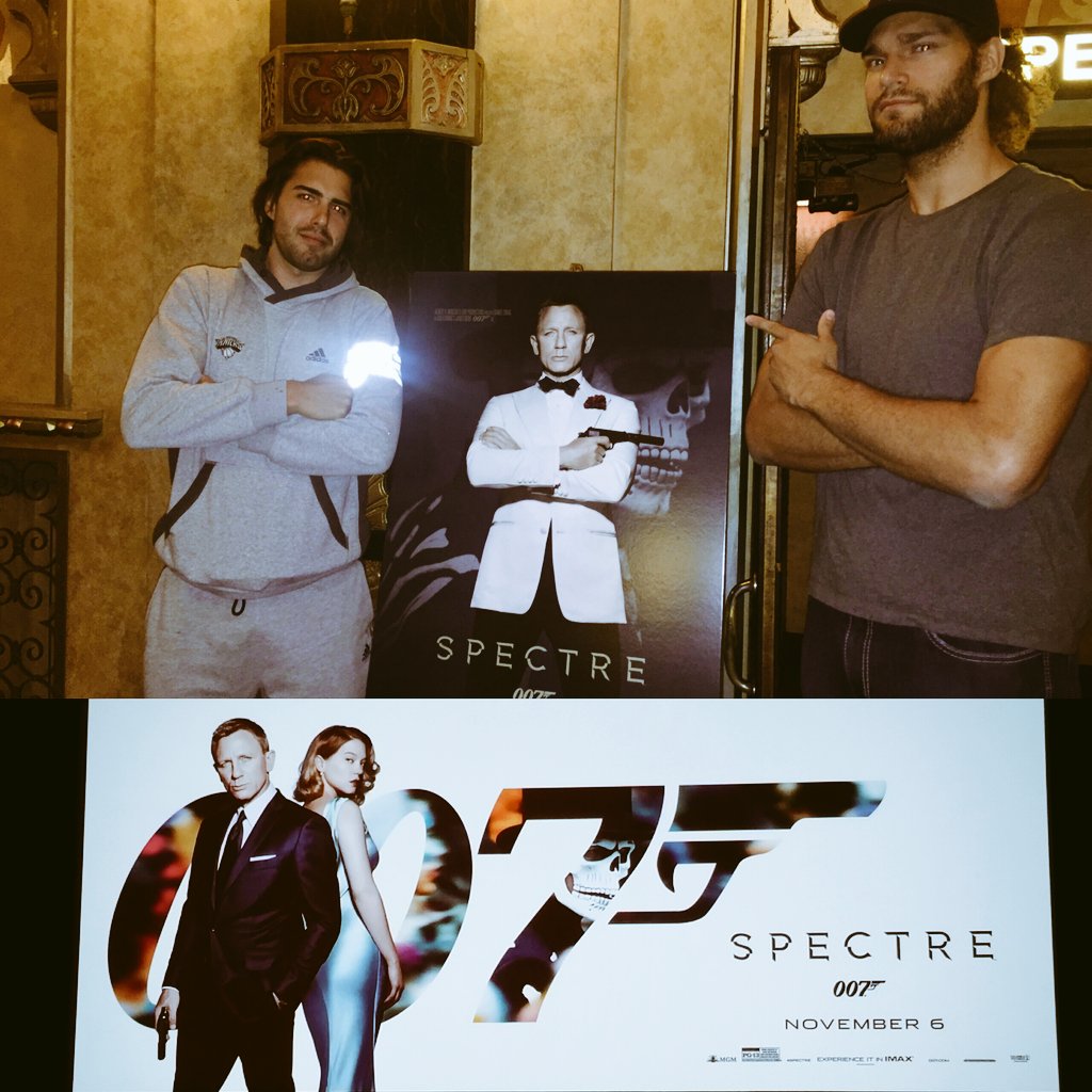 rolopez42's tweet photo. Early screening of #Specter w/ @SashaVujacic & @nyknicks!!! Thanks @007 not you @kb9h2opolo #JamesBond #FancyLeopard https://t.co/FAJ5Zff975