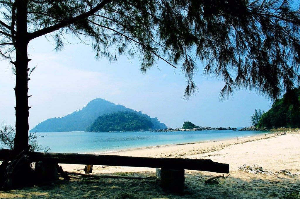 KhaoLak813's tweet photo. Expect to hear a lot more of Koh Gam this high season #AmazingThailand https://t.co/tnd50JJLqG