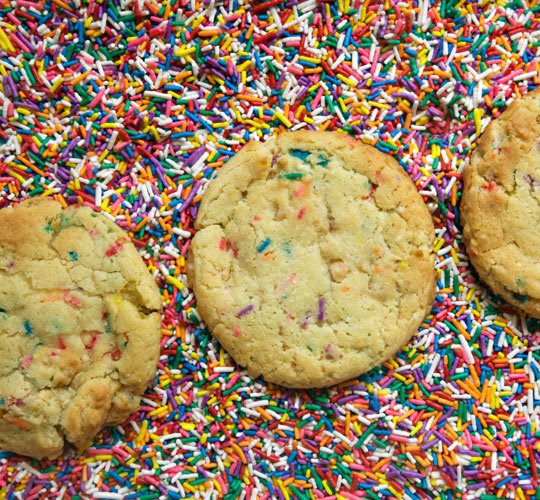 ELLEmagazine's tweet photo. Cutting sugar for just 10 days could have an INSANE effect on your body: https://t.co/008PF1auVr https://t.co/tFzdp6pslX