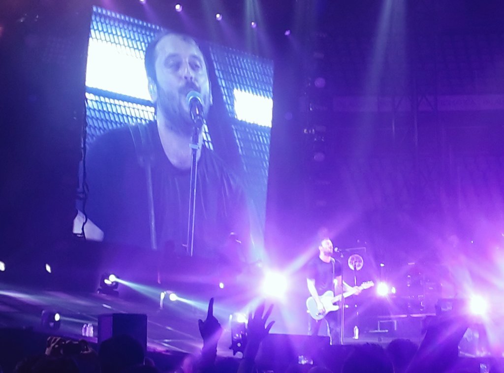 Ele_895's tweet photo. @CremoniniCesare #piuchelogicotour #Roma #palalottomatica #ioc'ero https://t.co/pEfPSEHFZR