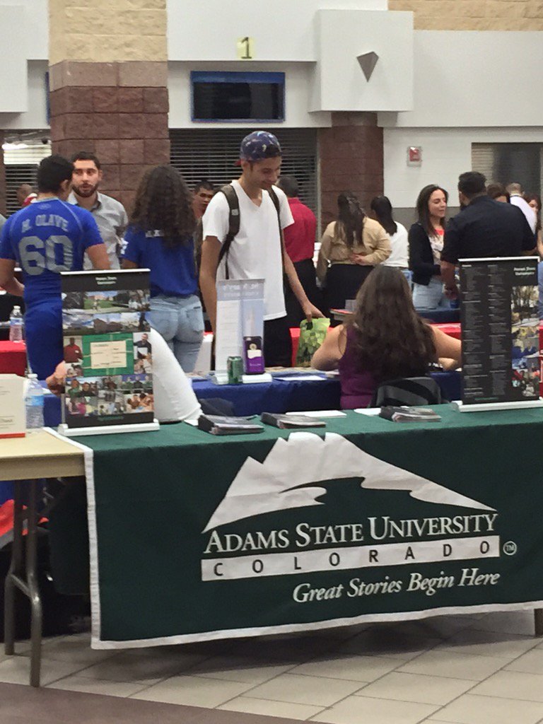 PrincipalBrewer's tweet photo. Another successful TACRAO State Collegiate Forum at Americas HS. Helping EP County youth make their mark. #SISD_OCB https://t.co/uKAZZ7zxp7