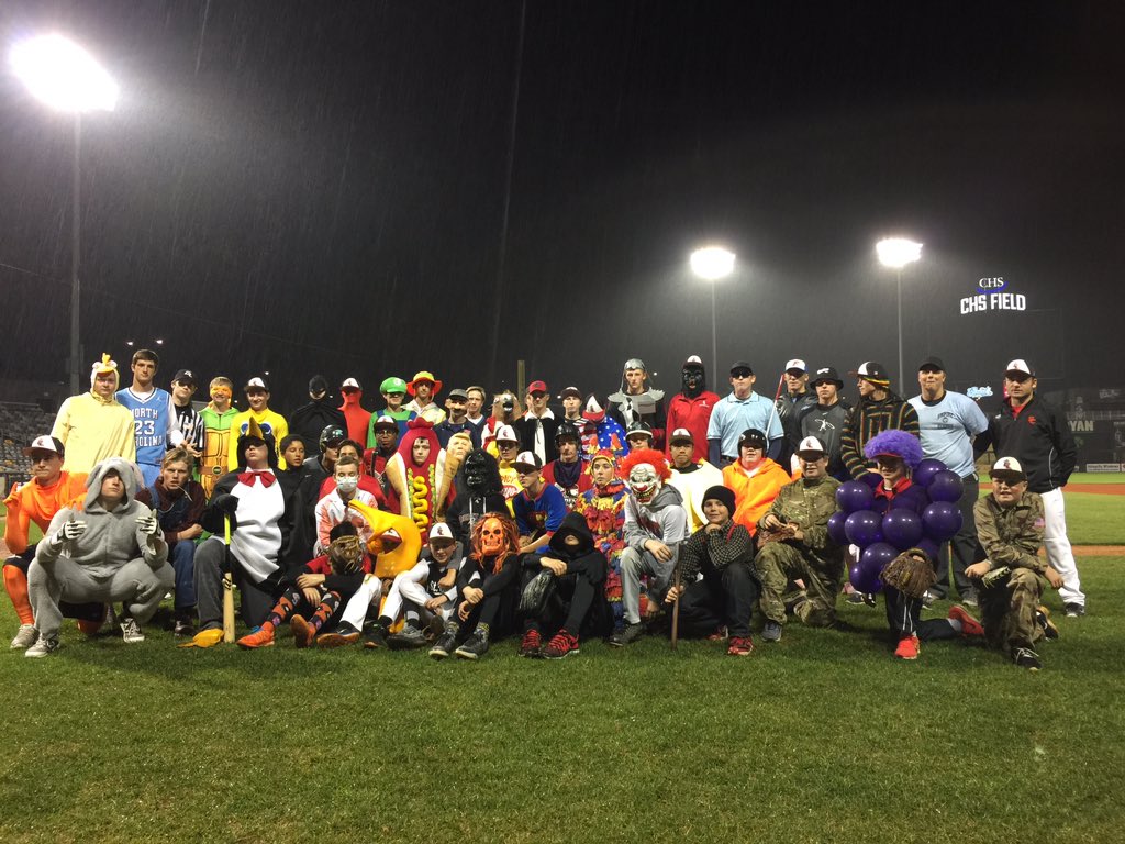 MN_Lumberjacks's tweet photo. Awesome night at the costume scrimmage @MN_Lumberjacks https://t.co/ntS9KnBYs9