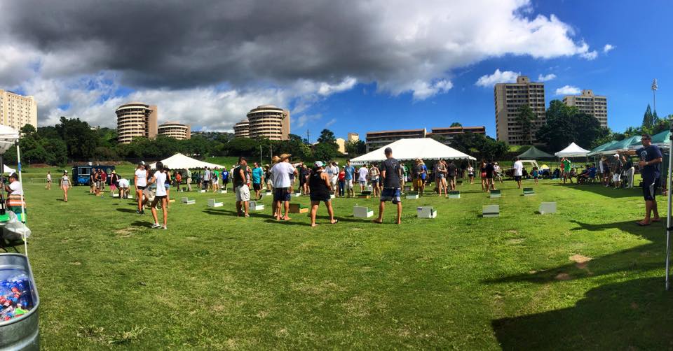 EventsInt_HI's tweet photo. UH Sand Vball + free food provided by sponsors and free drinks by #EventsInternational + horsehoes = #SundayFunday https://t.co/pFrl6y3klp