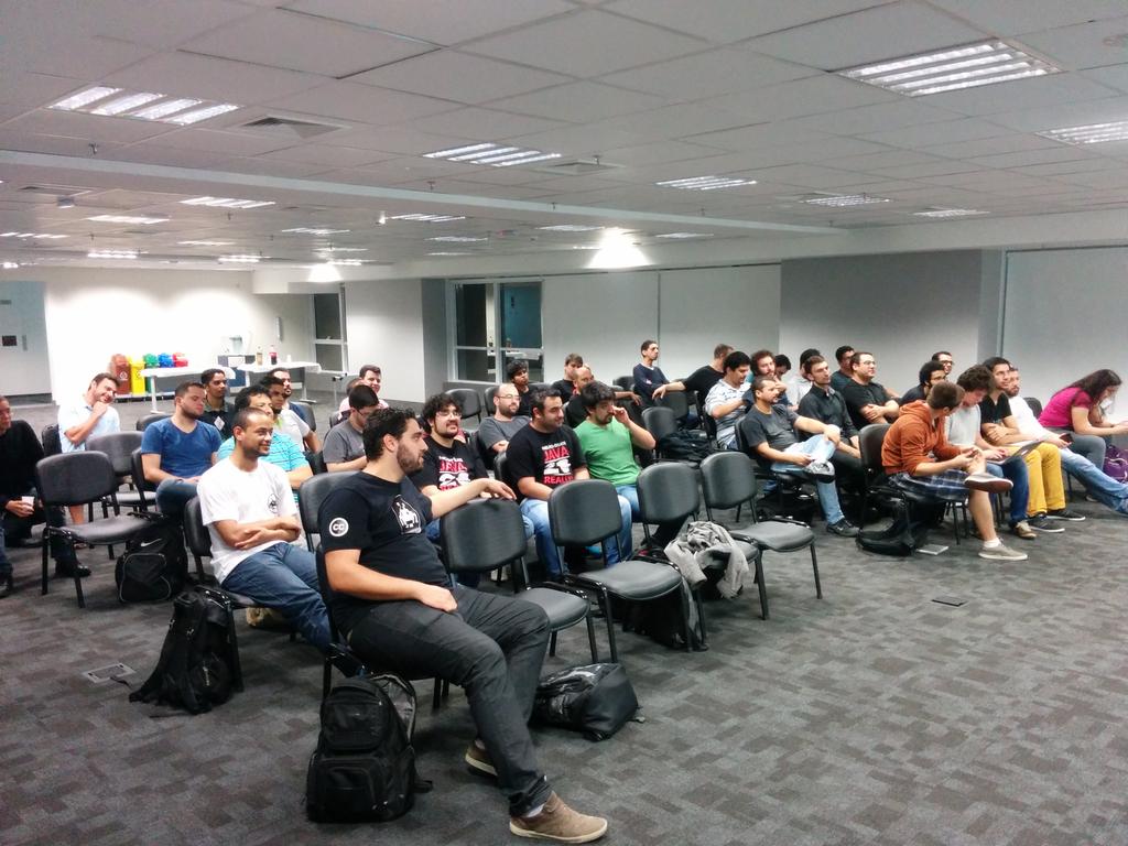 raphait's tweet photo. Valeu galera, o @friendstechday foi louco @hannelita @andersonpavia @folksilva @ftmamud @yagosilvadev @VivaReal https://t.co/uIIv8GtUH6