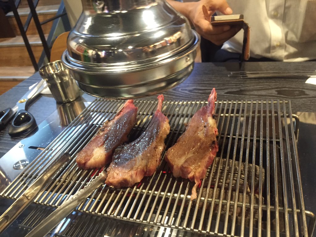 sboyno1's tweet photo. おいしかったけどなぜかワキガの味がしてた羊の串焼きとリブ焼き(._.) https://t.co/jGLHsTvhsQ