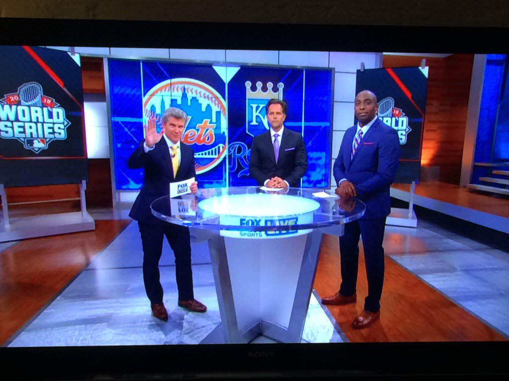 wyshynski's tweet photo. It's #WorldSeries moments like this that live forever in your memories https://t.co/zcxPmeUDN7