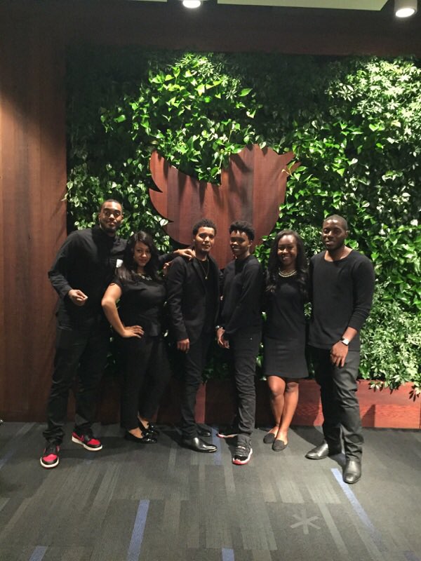 DearKiaImani's tweet photo. this happened last night &amp; it was absolutely amazing! #DREAMatTwitter x @DREAMDGTL . https://t.co/9oH31v2PgB
