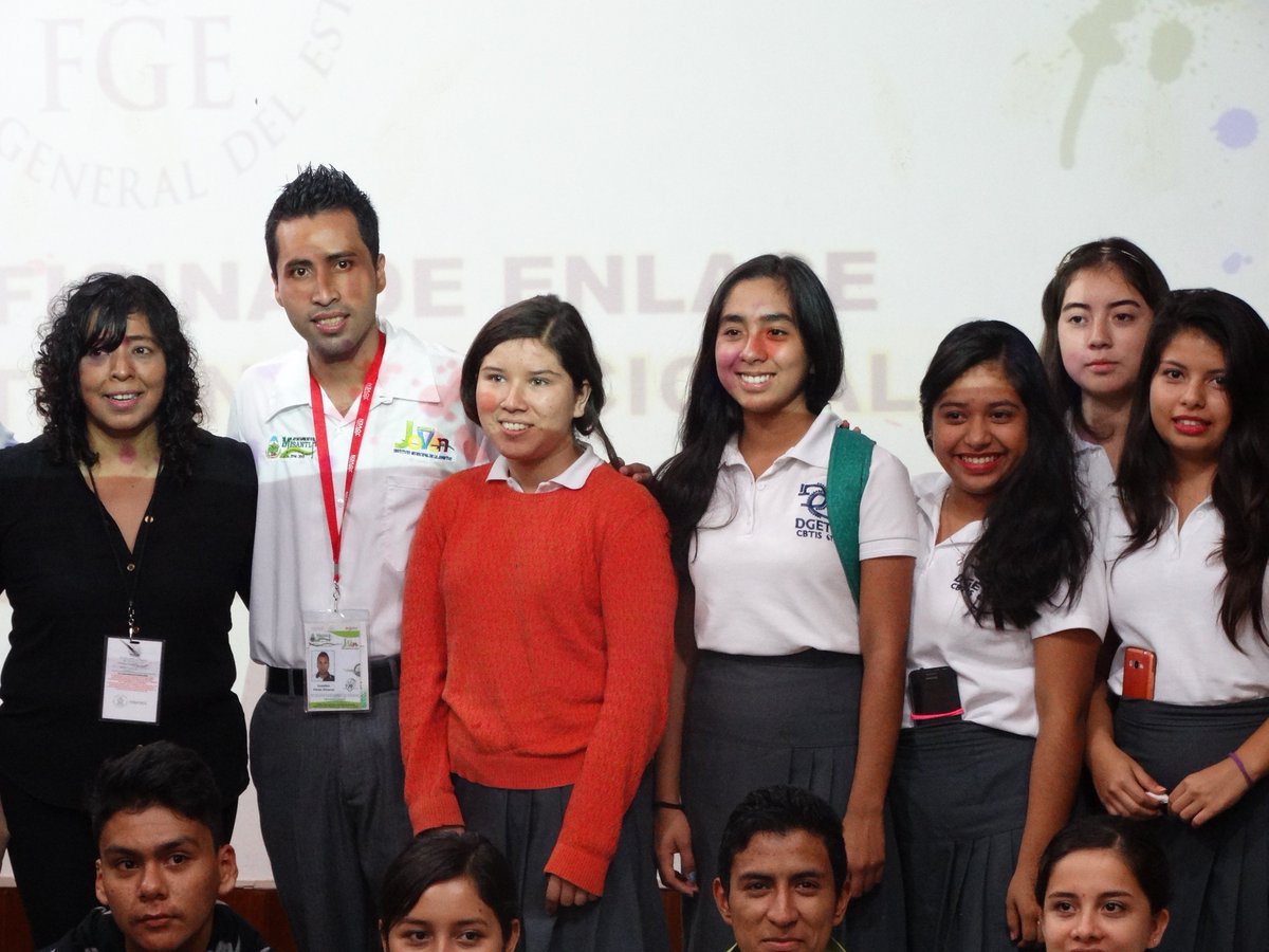 imjuvem's tweet photo. "Prevención del delito en redes sociales", imparte @FGE_Veracruz  platica en CBTis 67 a través del @imjuvem. https://t.co/3UaLECjo5q