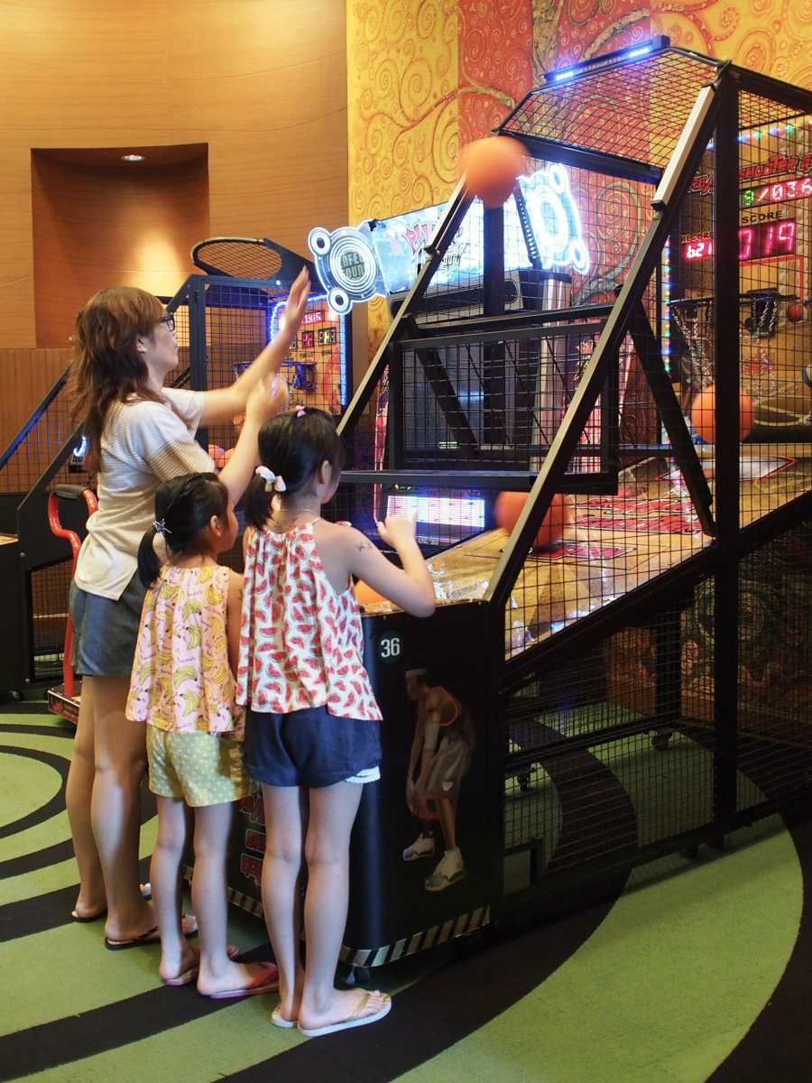 CentaraMirage's tweet photo. Enjoy a quick match with the kids at our Ezone. https://t.co/W7lY784lXi