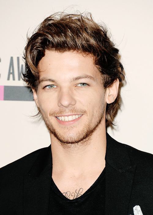 Daddyvsdaddyy's tweet photo. RT for Louis Tomlinson

FAV for Calum Hood https://t.co/W1PJtP18rs