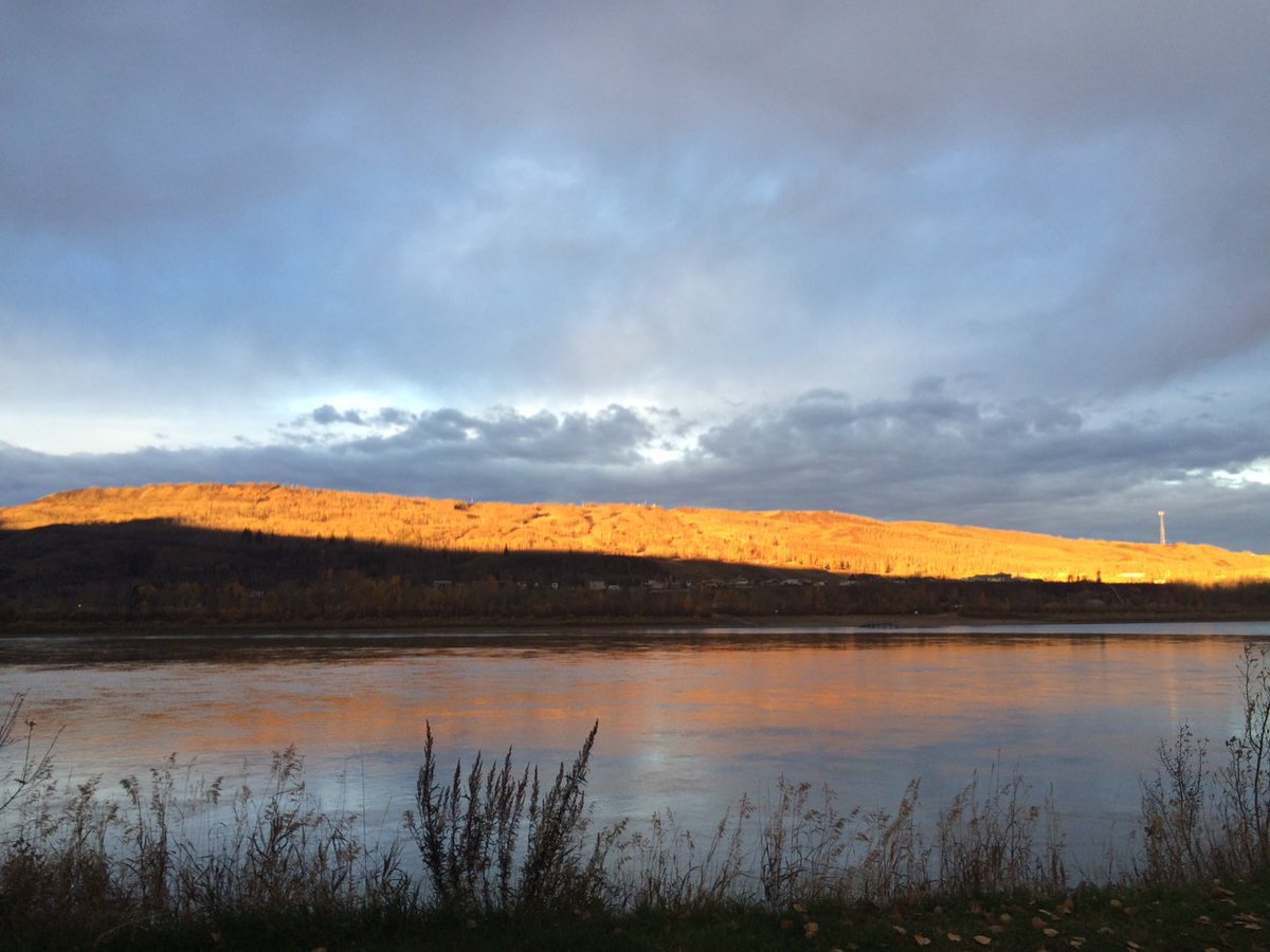 Redpenmark's tweet image. My front yard. #peaceriver
