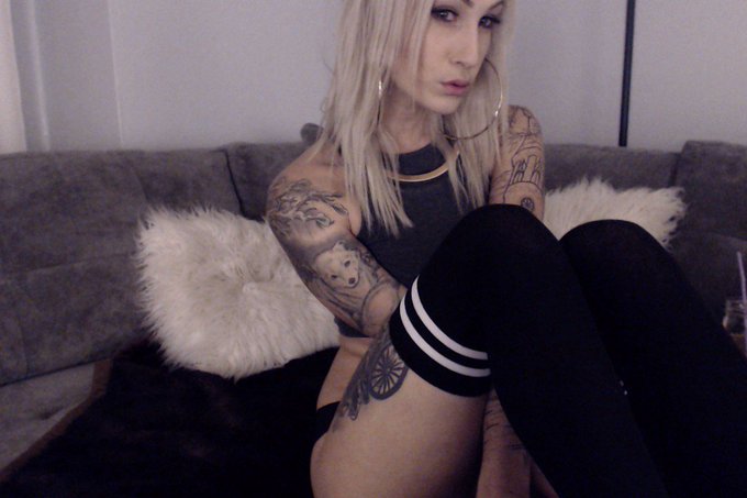 Meet me here in 5! https://t.co/CDVhk6hZIR https://t.co/Rj0MqIOTXV