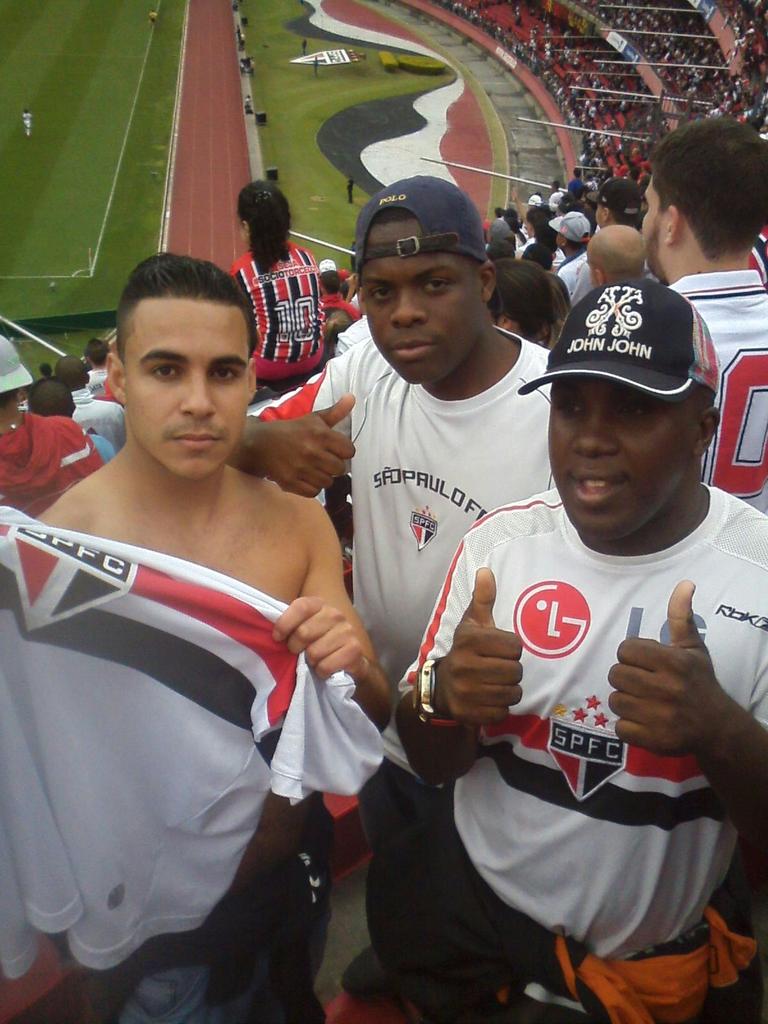 _guinegao's tweet photo. São Paulo x Vasco #walber eu e o #paracana _x_ https://t.co/deGACMr1GM