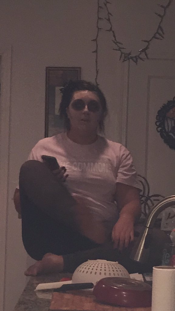 TheBigHousee's tweet photo. When ur roomie is a zombie https://t.co/rN7iTgJeLD