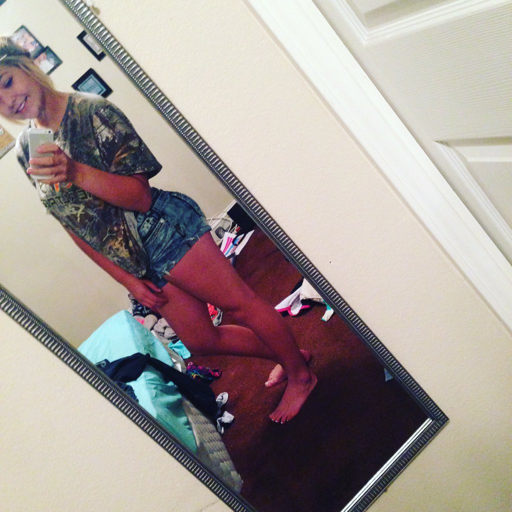 kayla__zar's tweet photo. https://t.co/9zPRrD4L7S